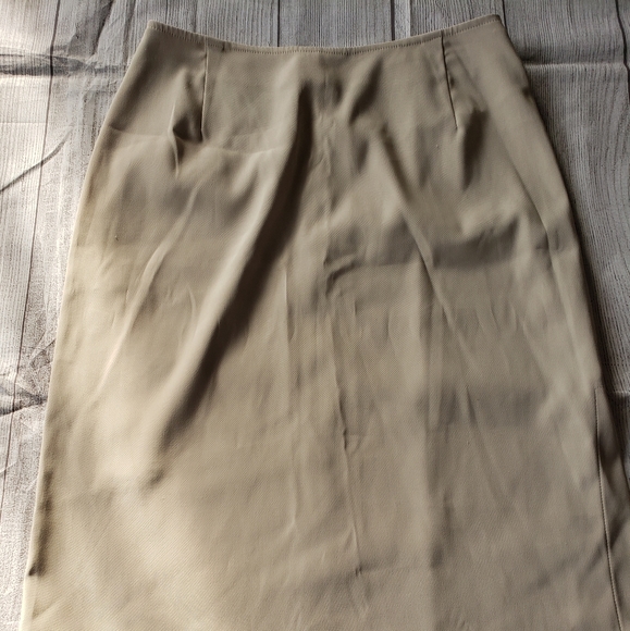 2 skirts bundle. 1 Black and 1 Tan pencil skirt with side split back zip. - Picture 2 of 10